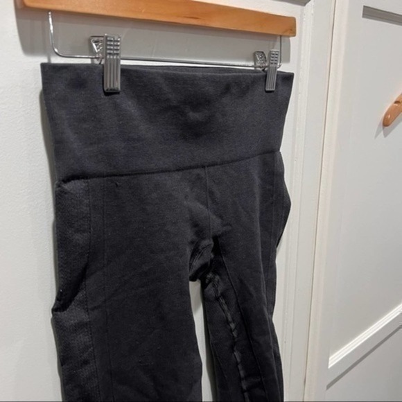 LuluLemon Ebb to Street Pant - Picture 14 of 14